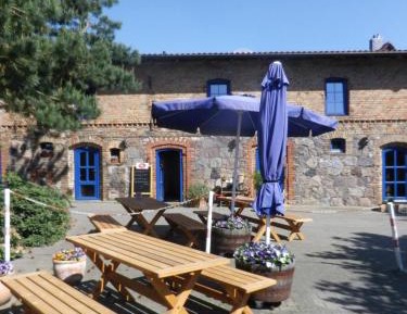 Apartment with Garden View