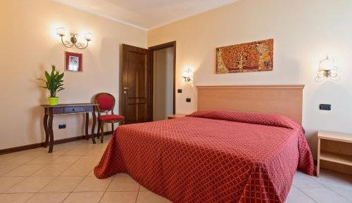 One-Bedroom Apartment (3 Adults)
