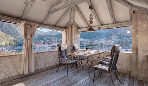 Apartment - Split Level