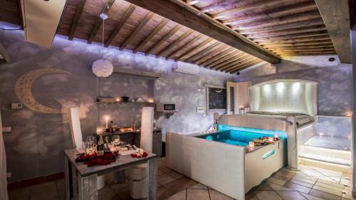 King Suite with Spa Bath