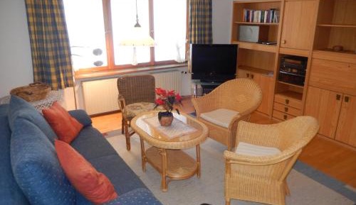 Apartment with Mountain View