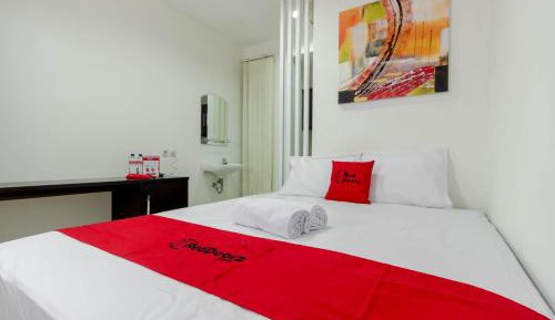 RedDoorz Double Room