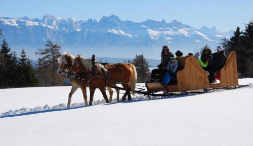 Apartment with Mountain View