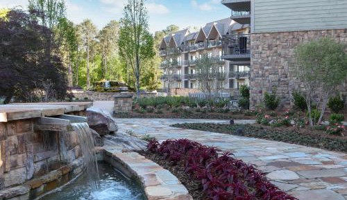 Lodge and Spa Woodland View King