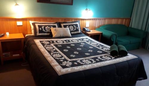 Deluxe Queen Room