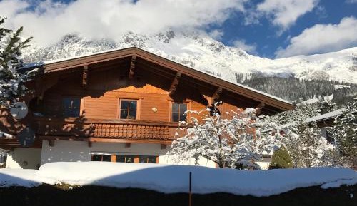 One-Bedroom Apartment with Mountain View