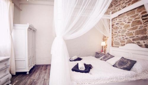 One-Bedroom Apartment with Terrace and Extra Bed (3 Adults)