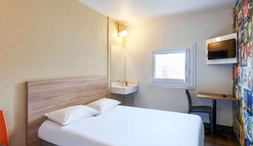 Tandem Room