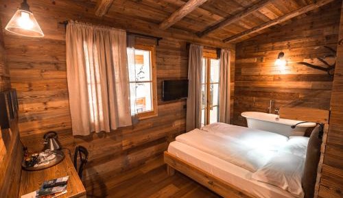 Deluxe Double Room with Bath