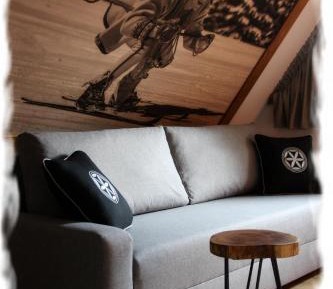 Apartment with Mountain View