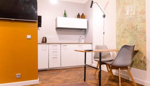 Studio Apartment with Bath