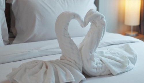 Apartment with Partial Sea View (King Bed)