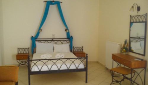 Studio (2 Adults)