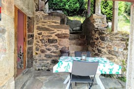Beariz Cabin | Casa en la montaña de la Galicia profunda O VAL