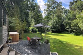Headley Other | Shepherd's Hide, Hampshire with wood-fired hot tub