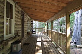 Saint Patrick Cabin | Ocean front log cabin on the Bay of Fundy