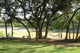 Edgewater Beach House | The Lone Star Retreat @ Lake Travis