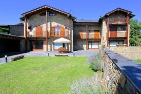 Bellver de Cerdanya House | Cerdanya- House whith stone and wood