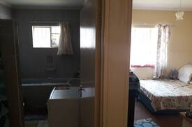 Windhoek House | Om Khoes - family home (shared & single bedrooms)