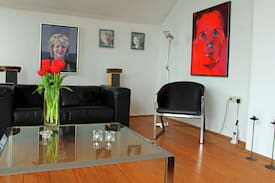 Grootschermer House | Beautiful Holiday Home in Schermer with Jacuzzi