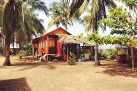 Devipattinam House | Silver Sands Beach Cottages - King
