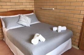 Mount Gambier House | Mount Gambier lodge unit no.4