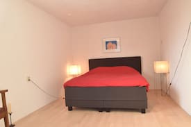 Grootschermer House | Beautiful Holiday Home in Schermer with Jacuzzi