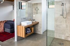Neerim South House | Vivere Retreat: 2 Bed Villa with Mountain Views
