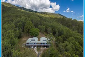 Canungra House | Pearl of Contentment Retreat- whole guest house