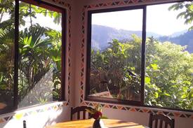 Ballena House | Casa merovingia — panoramic views, peaceful living