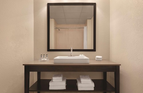 Elizabeth Hotel | Country Inn & Suites by Radisson, Newark Airport, NJ