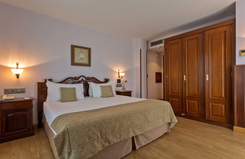 Las Campas y San Claudio Hotel | Ayre Hotel Alfonso II
