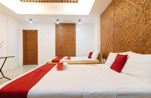 Pinagsama Hotel | RedDoorz @ DBuilders Rooms Ph1 Taguig