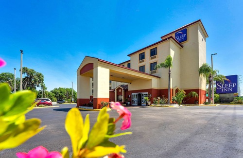 Leesburg Hotel | Sleep Inn Leesburg Chain of Lakes
