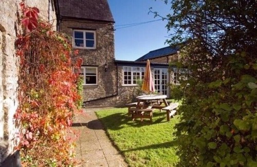 Brackley Hotel | The Crewe Arms