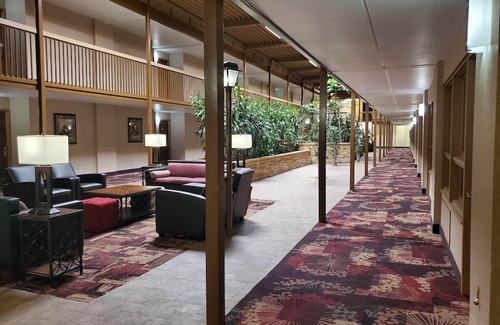 Watertown Hotel | Ramkota Hotel - Watertown
