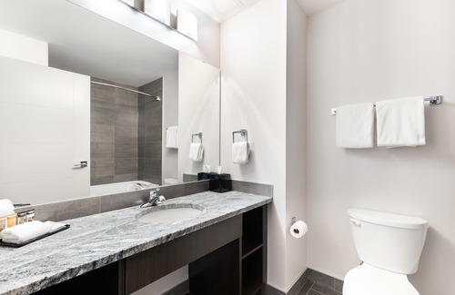 Leduc Hotel | Park Inn by Radisson, Leduc, AB