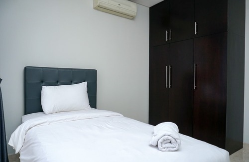 Karet Hotel | Modern and Comfortable 2Br at The Empyreal Condominium Epicentrum Apartment