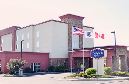 Watertown Hotel | Hampton Inn Watertown