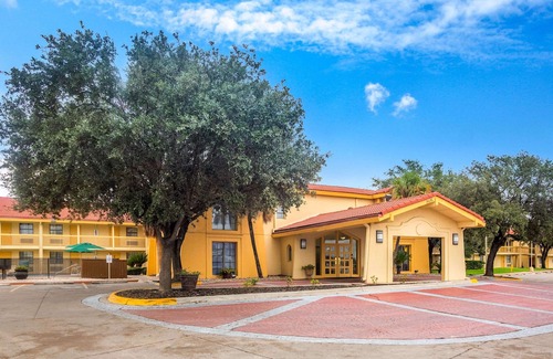 Eagle Pass Hotel | La Quinta Inn by Wyndham Eagle Pass