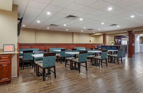 Auburn Hills Hotel | Comfort Suites Auburn Hills