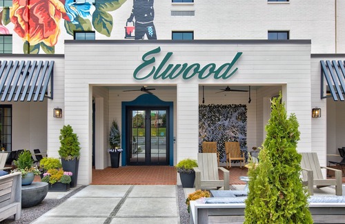 Lexington Hotel | Elwood Hotel & Suites