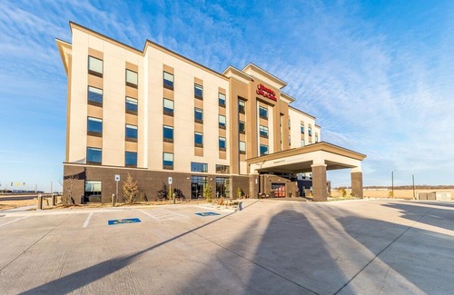 Lusta Hotel | Hampton Inn & Suites Pryor