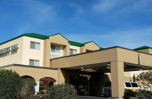 Guide Meridian Hotel | Quality Inn Grand Suites Bellingham