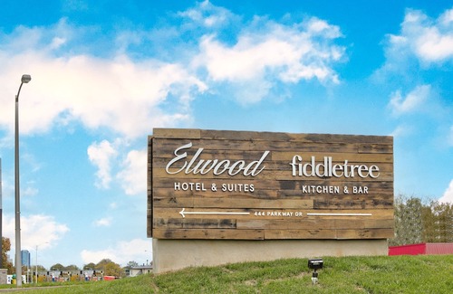 Lexington Hotel | Elwood Hotel & Suites