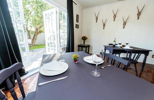 Durbanville Hotel | Le Petit Chateau Guest House