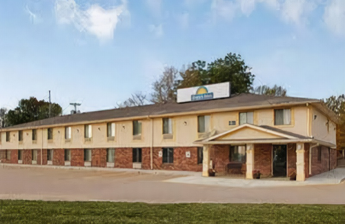 Warrensburg Hotel | Days Inn by Wyndham Warrensburg
