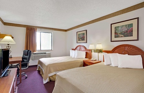 Clearfield Hotel | Days Inn by Wyndham Clearfield