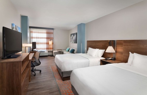 Lake Delton Hotel | La Quinta Inn & Suites by Wyndham Wisconsin Dells