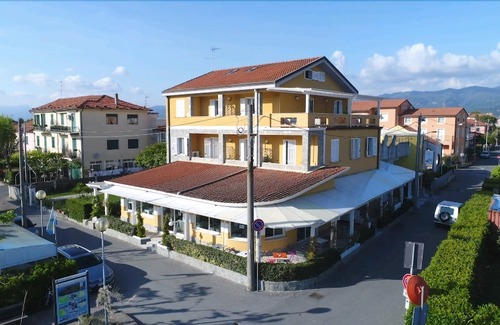 Fiumaretta Hotel | Maison Del Magra